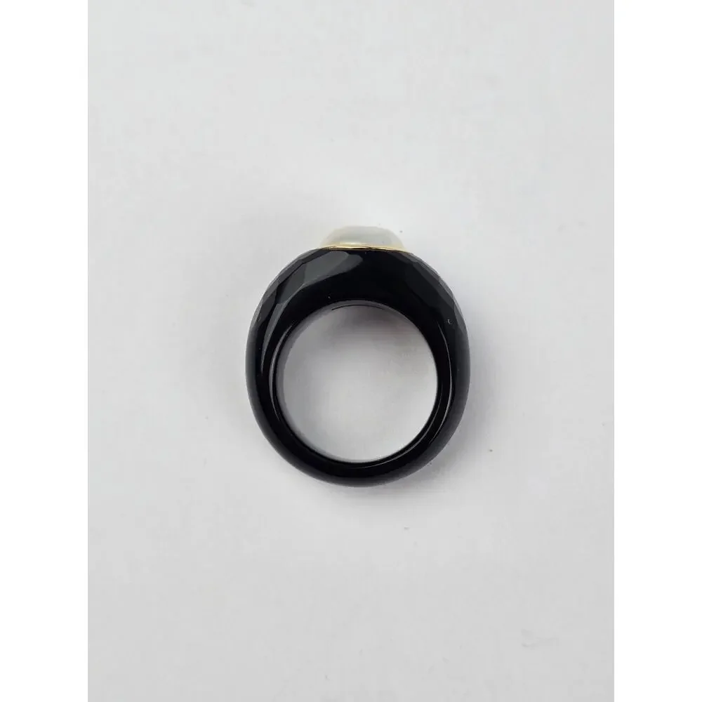 Round Cultured Freshwater Pearl On Black Jade w/ 10k Yellow Gold Ring Size 7.5